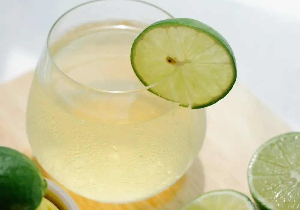 Dlaczego sok z limonki jest gorzki? Poznaj sekret idealnego smaku!